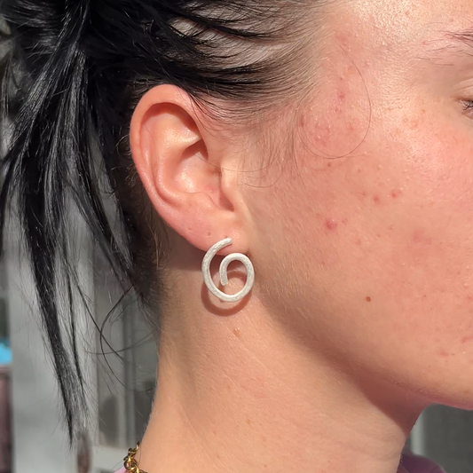 Sonder studs